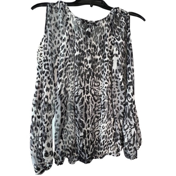 Inc Snow Leopard Long Sleeve Surplice Blouse Size 4 100% Polyester - Picture 1 of 9